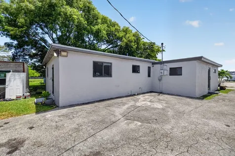 16811 NE 6th Avenue North Miami Beach FL