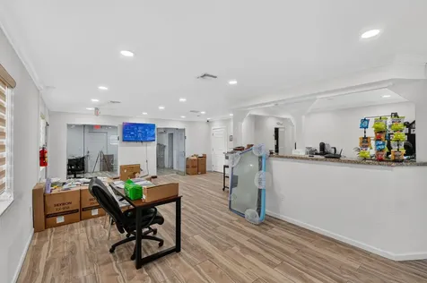 16811 NE 6th Avenue North Miami Beach FL