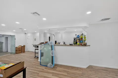 16811 NE 6th Avenue North Miami Beach FL