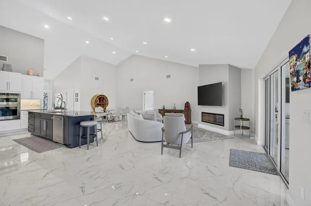 7082 NW 3rd Avenue Boca Raton FL 33487