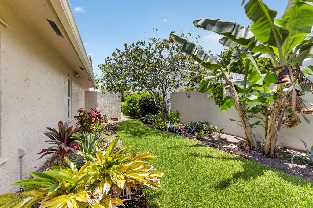 7082 NW 3rd Avenue Boca Raton FL 33487