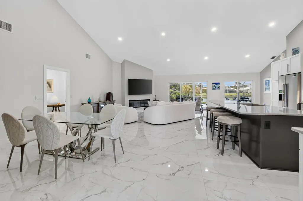 7082 NW 3rd Avenue Boca Raton FL 33487