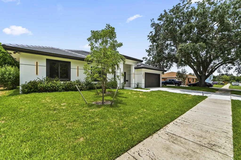 621 NW 42nd Avenue Coconut Creek FL 33066