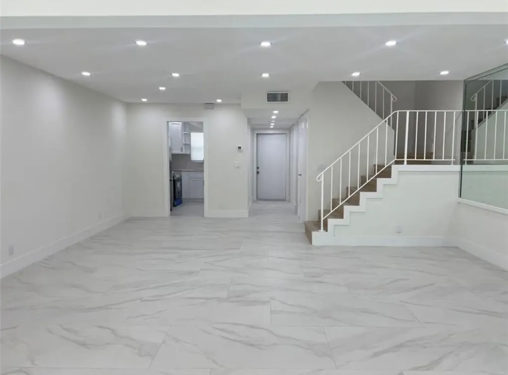 2801 N 34th Avenue Hollywood FL 33021
