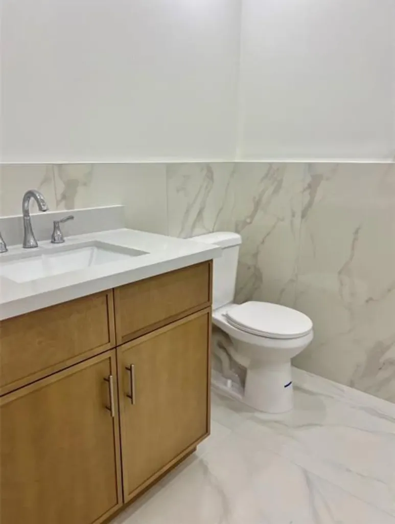 2801 N 34th Avenue Hollywood FL 33021