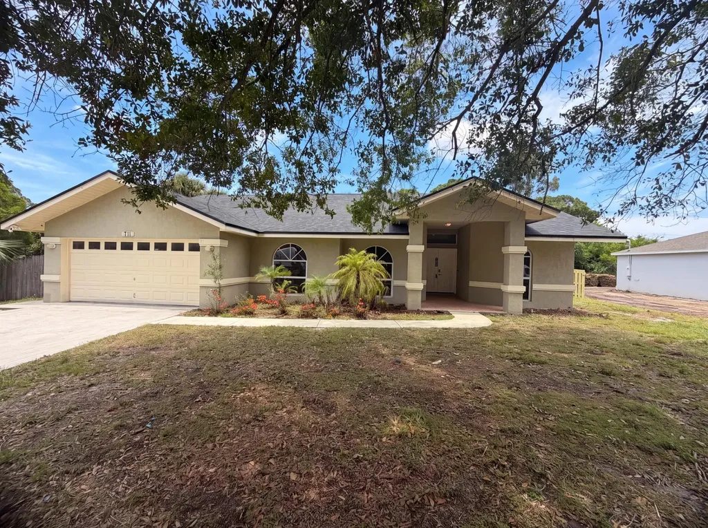 711 SE Celtic Avenue Port St Lucie FL 34983
