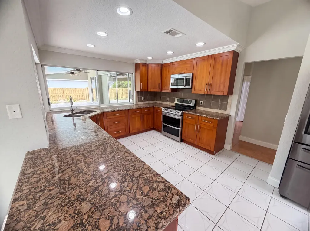 711 SE Celtic Avenue Port St Lucie FL 34983