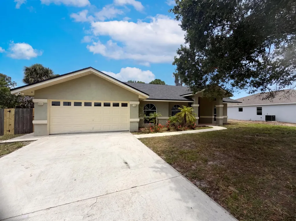 711 SE Celtic Avenue Port St Lucie FL 34983
