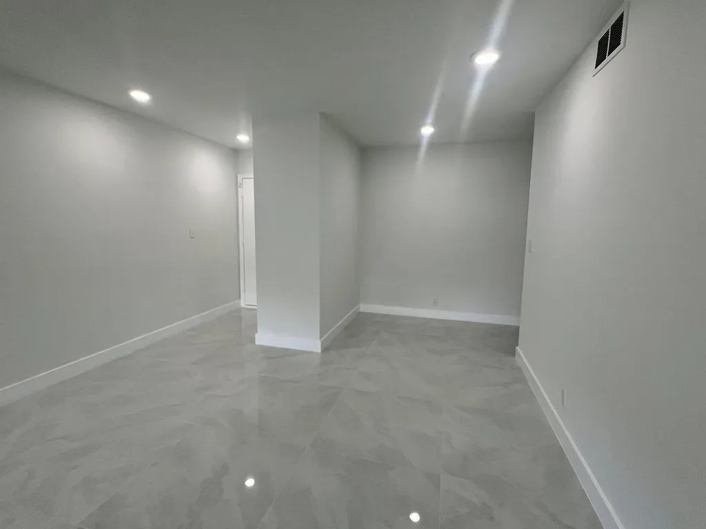 136 NE 19th Court Wilton Manors FL 33305