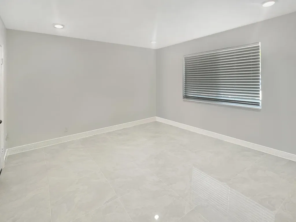 136 NE 19th Court Wilton Manors FL 33305