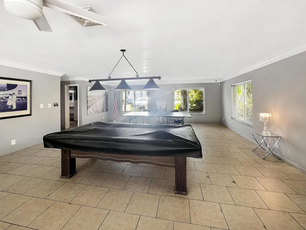 136 NE 19th Court Wilton Manors FL 33305