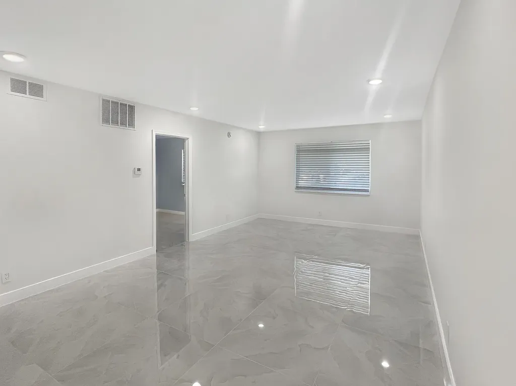 136 NE 19th Court Wilton Manors FL 33305