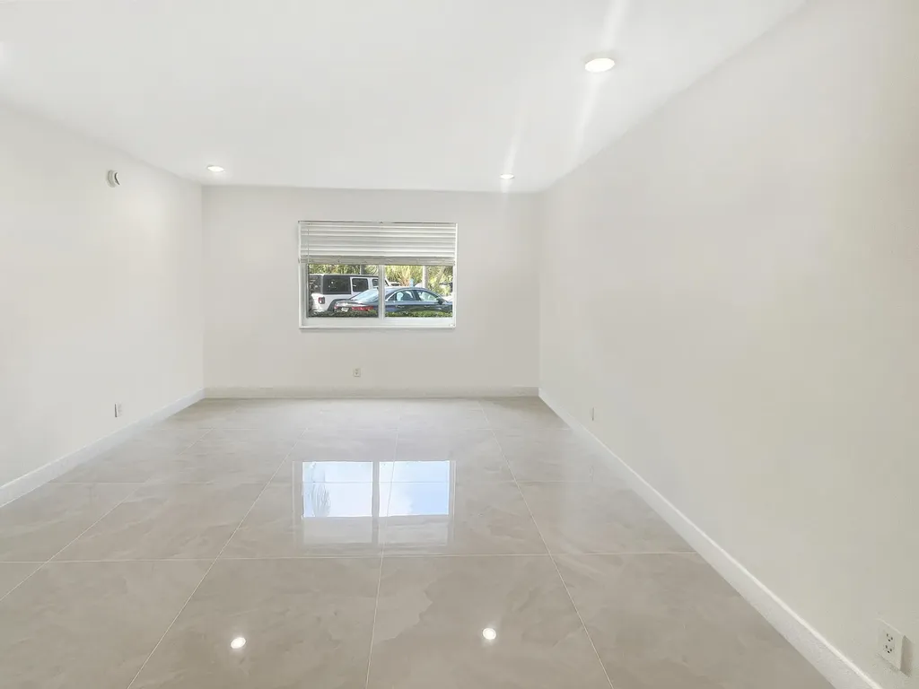 136 NE 19th Court Wilton Manors FL 33305