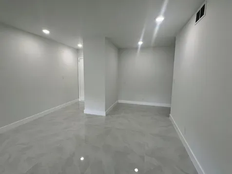 136 NE 19th Court Wilton Manors FL 33305