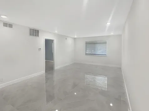 136 NE 19th Court Wilton Manors FL 33305