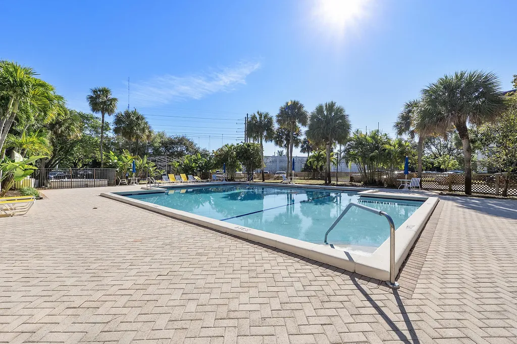 5530 NW 44th Street Lauderhill FL 33319