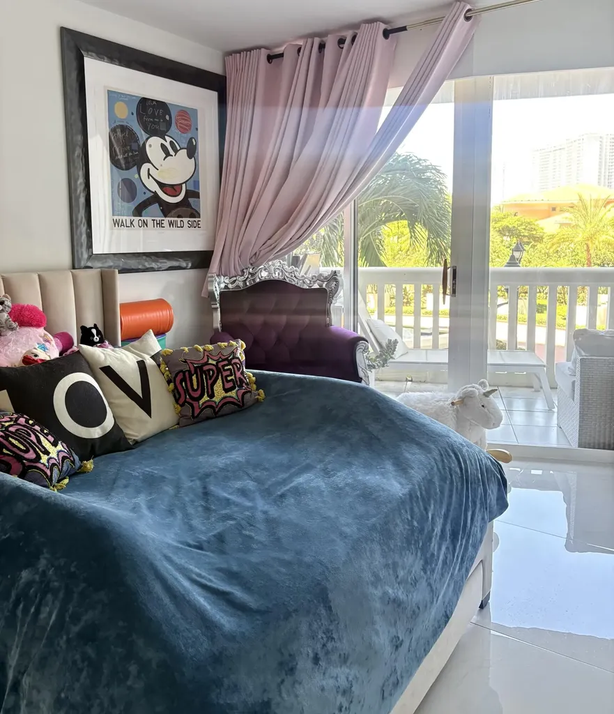 1000 E Island Boulevard Aventura FL 33160