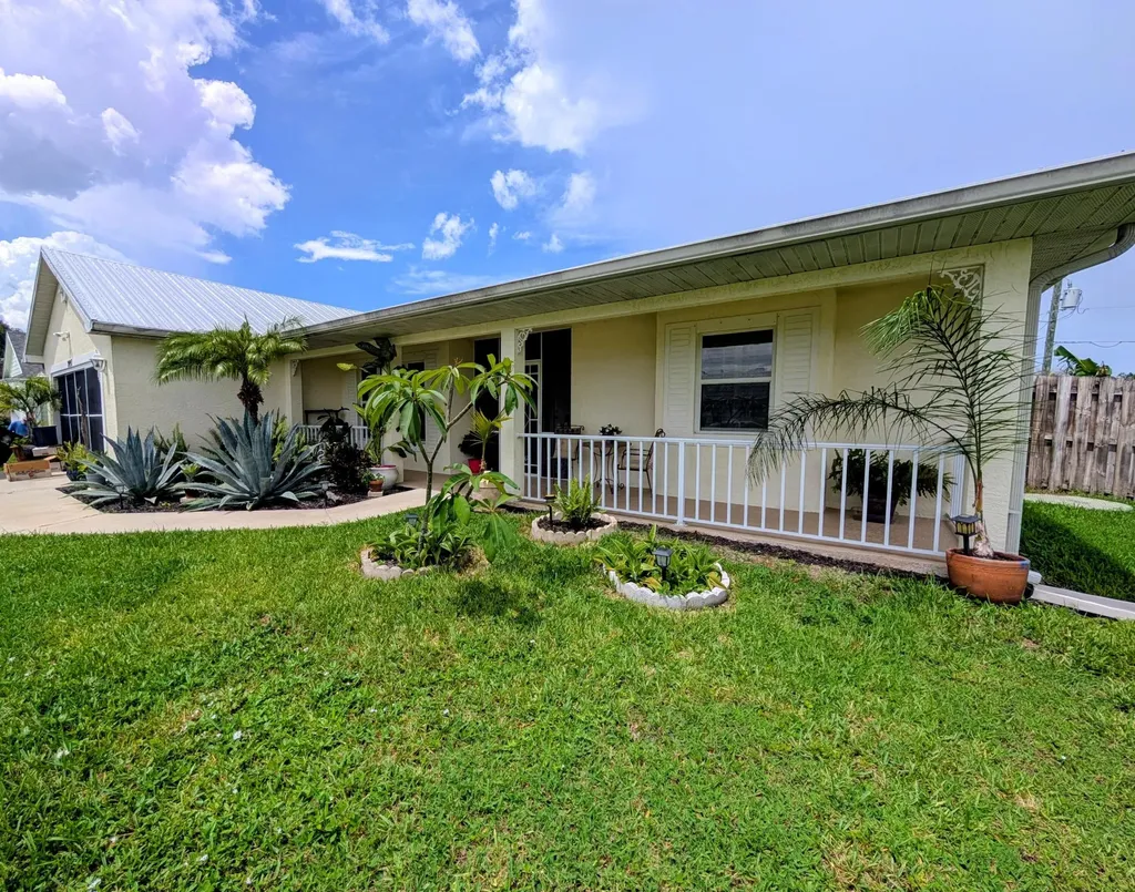 2097 SW Larchmont Lane Port St Lucie FL 34984