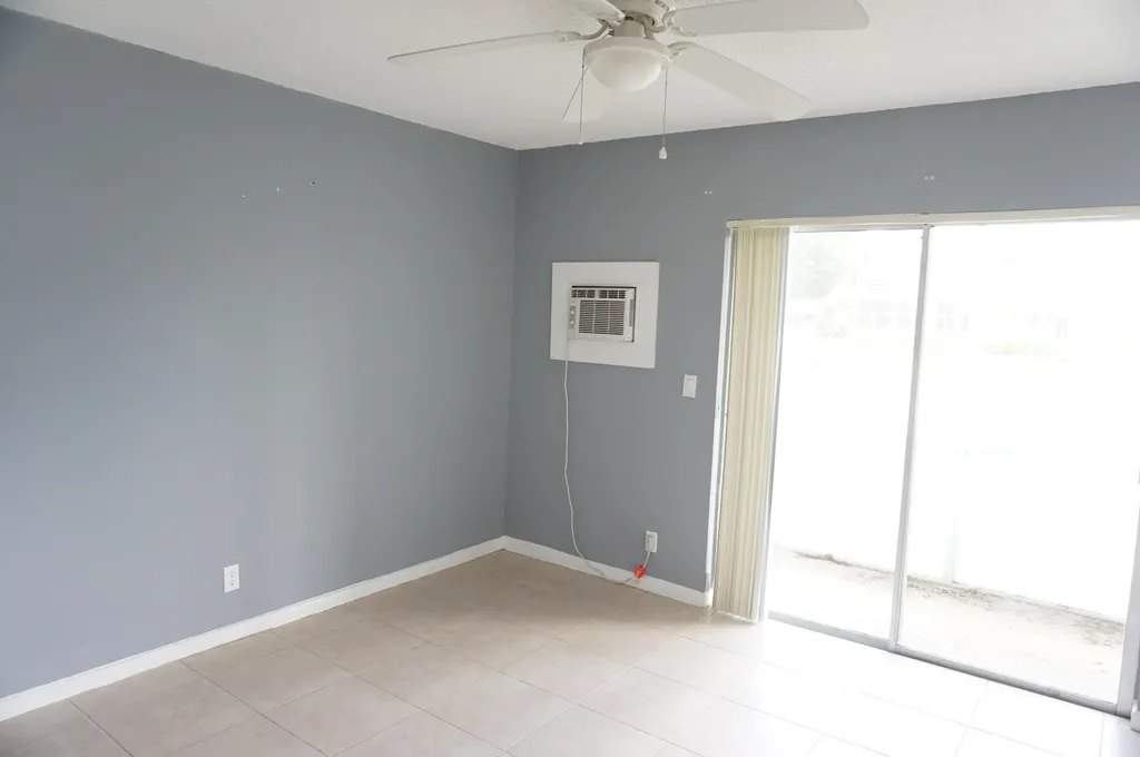 226 Sheffield J West Palm Beach FL 33417