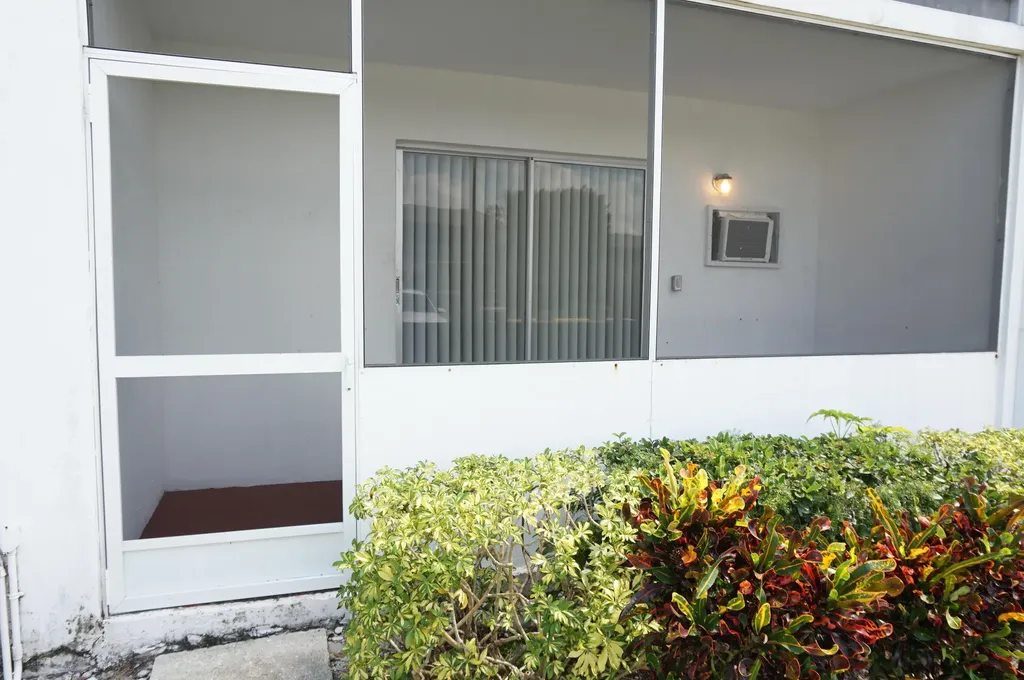 226 Sheffield J West Palm Beach FL 33417