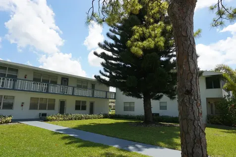 226 Sheffield J West Palm Beach FL 33417