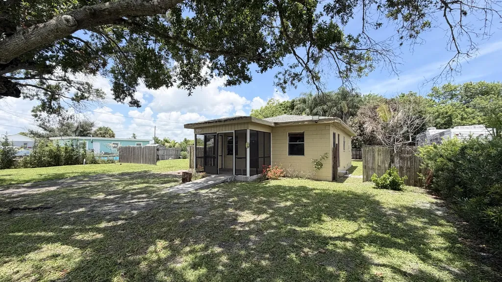 310 Dickson Drive Fort Pierce FL 34982