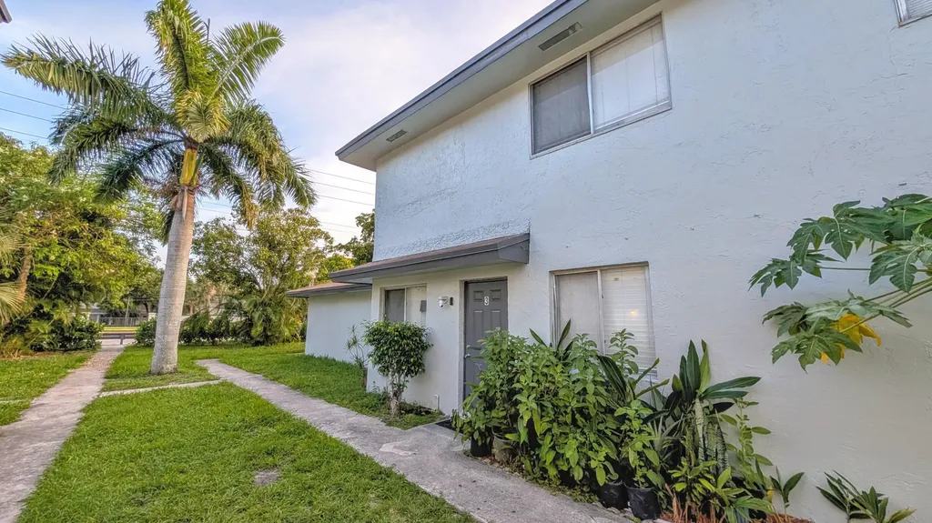 2115 Catherine Drive Delray Beach FL 33445