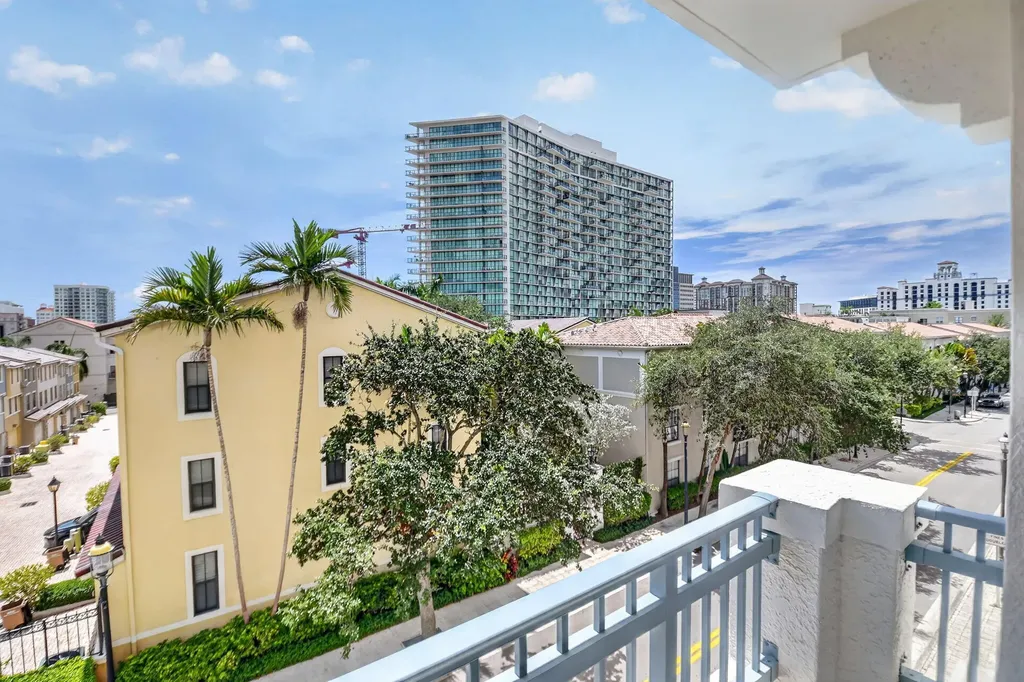 403 S Sapodilla Avenue West Palm Beach FL 33401
