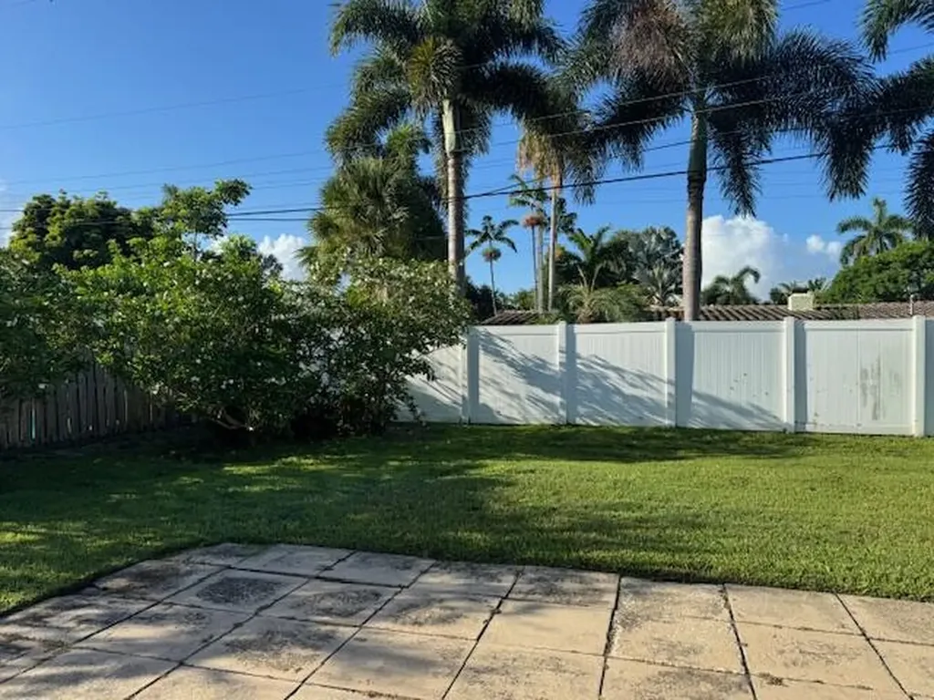 2624 NE 8th Court Pompano Beach FL 33062