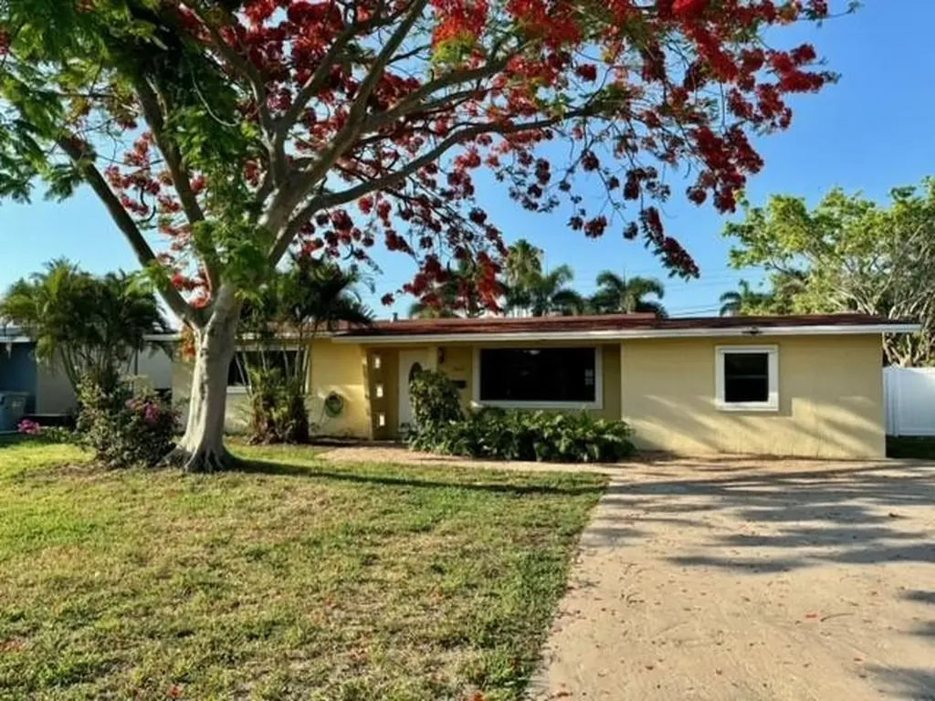 2624 NE 8th Court Pompano Beach FL 33062