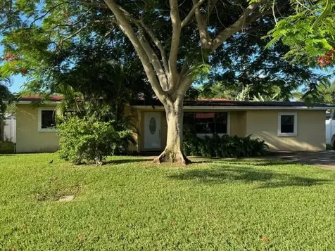 2624 NE 8th Court Pompano Beach FL 33062