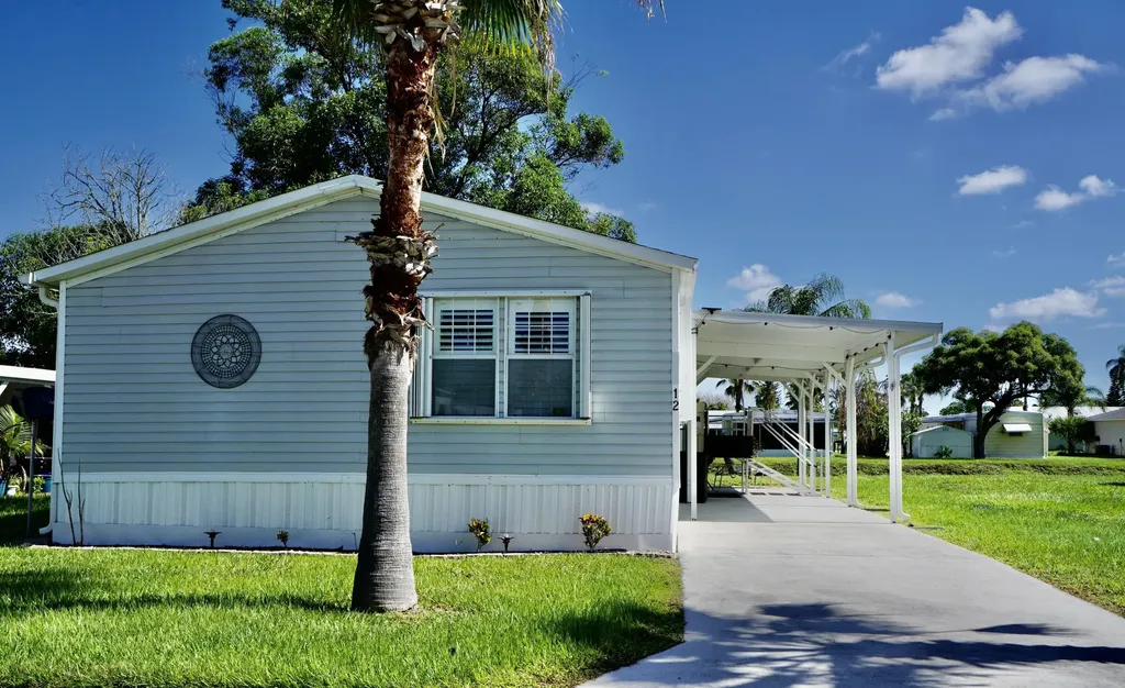 12 SE Spanish Way Port St Lucie FL 34952