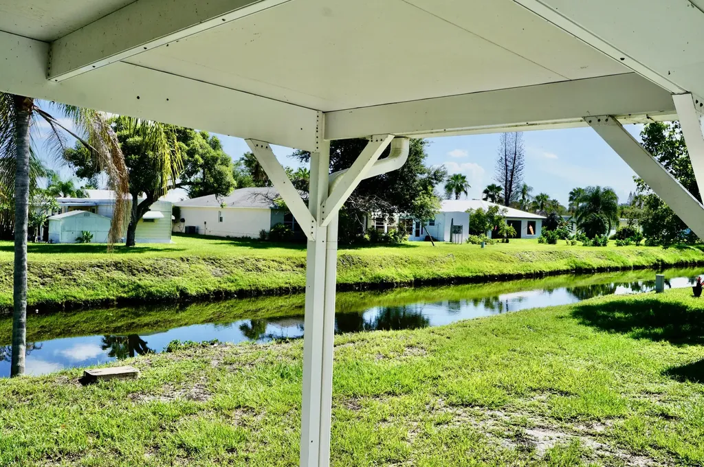 12 SE Spanish Way Port St Lucie FL 34952