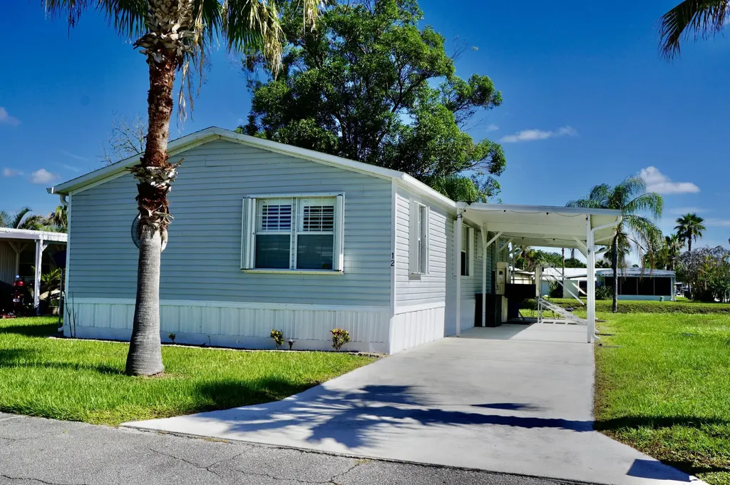 12 SE Spanish Way Port St Lucie FL 34952