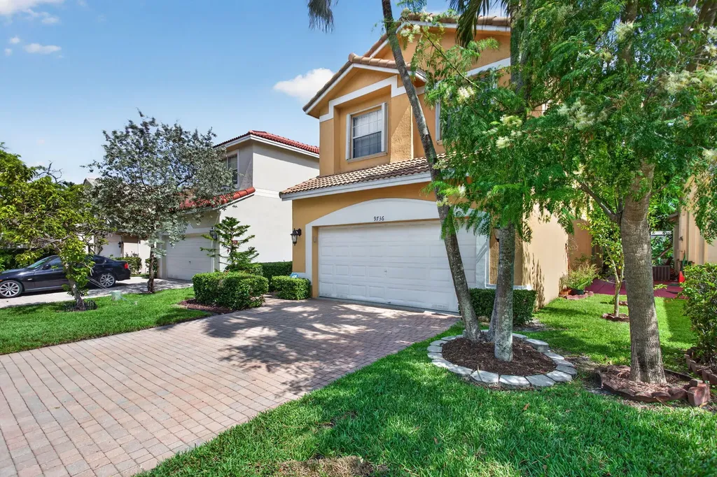 9736 NW 1st Manor Coral Springs FL 33071