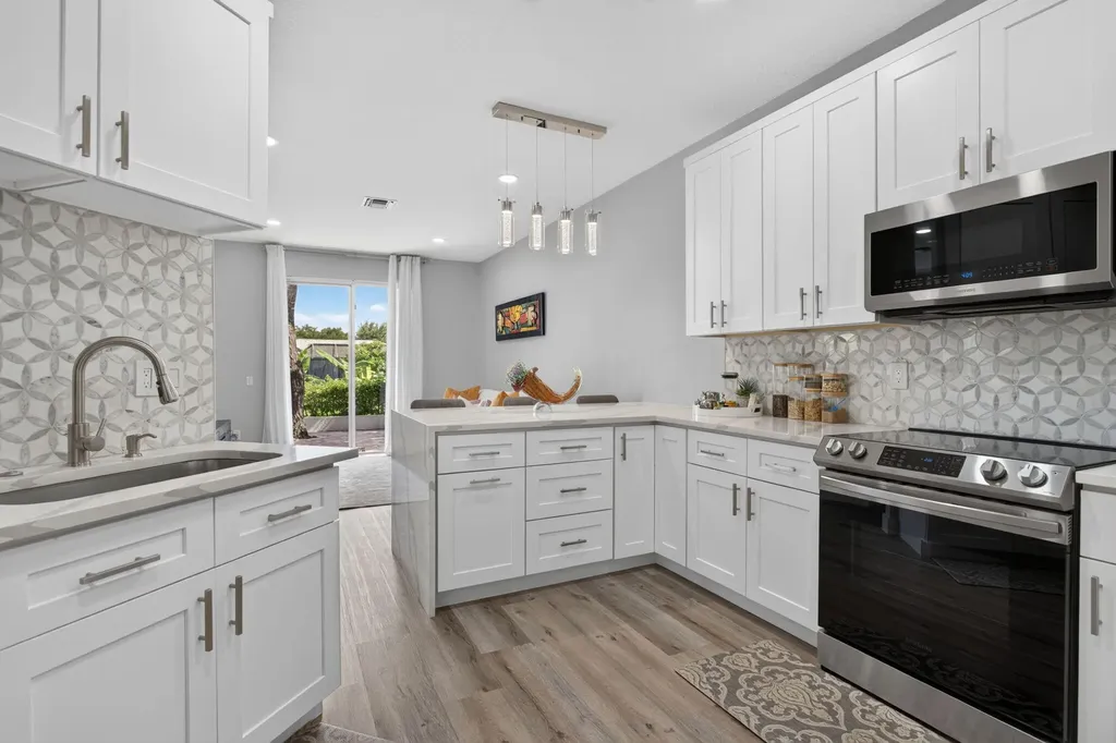 9736 NW 1st Manor Coral Springs FL 33071