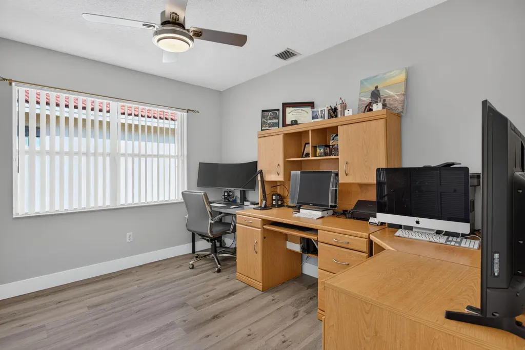 9736 NW 1st Manor Coral Springs FL 33071