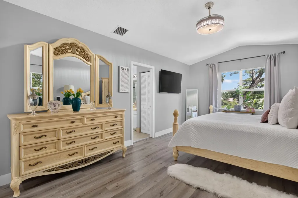 9736 NW 1st Manor Coral Springs FL 33071