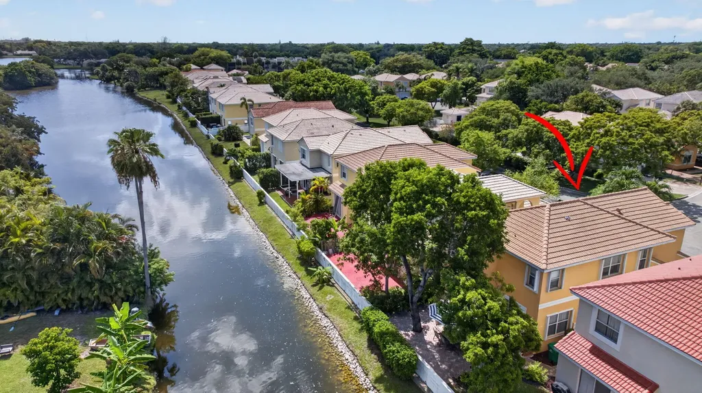 9736 NW 1st Manor Coral Springs FL 33071