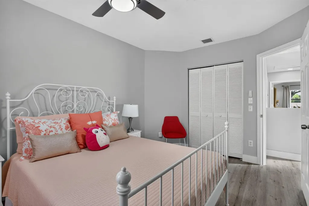 9736 NW 1st Manor Coral Springs FL 33071