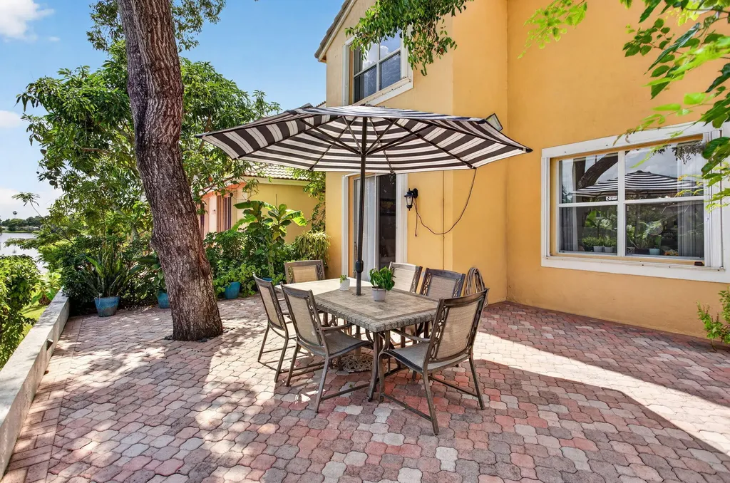 9736 NW 1st Manor Coral Springs FL 33071