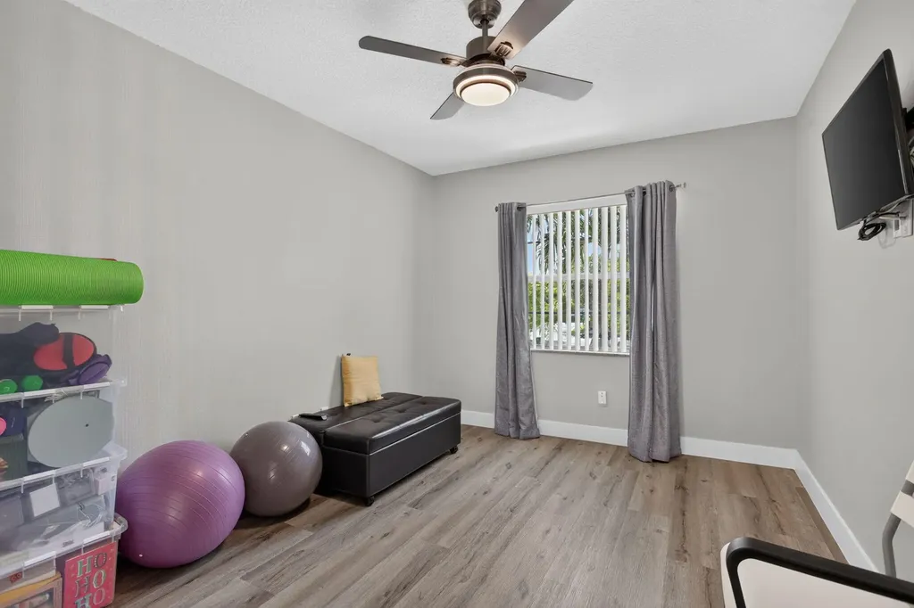 9736 NW 1st Manor Coral Springs FL 33071