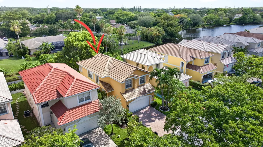 9736 NW 1st Manor Coral Springs FL 33071