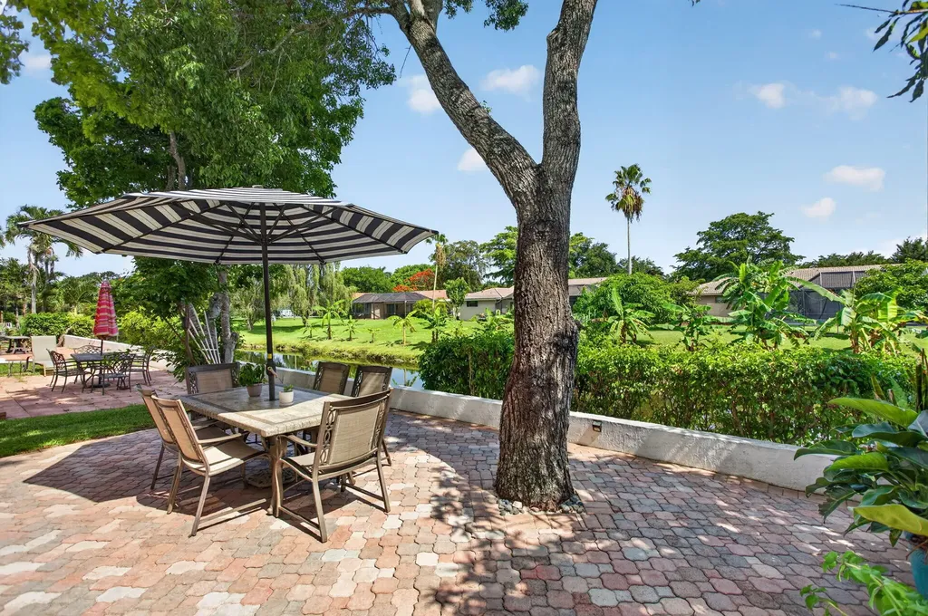 9736 NW 1st Manor Coral Springs FL 33071
