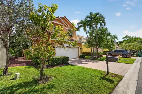9736 NW 1st Manor Coral Springs FL 33071