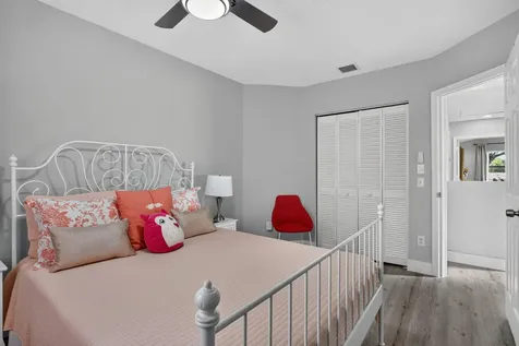 9736 NW 1st Manor Coral Springs FL 33071