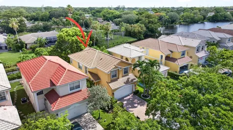 9736 NW 1st Manor Coral Springs FL 33071