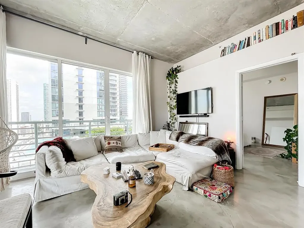 234 NE 3rd Street Miami FL 33132