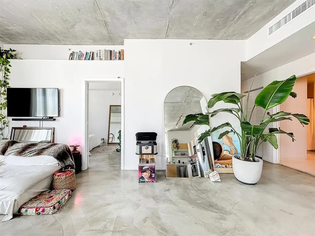 234 NE 3rd Street Miami FL 33132