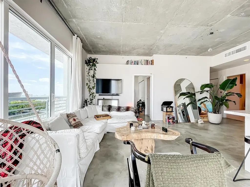 234 NE 3rd Street Miami FL 33132